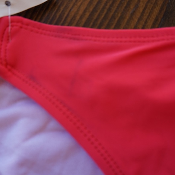 ❤️🌺HULA HONEY RED BIKINI❤️🌺 - Picture 7 of 8